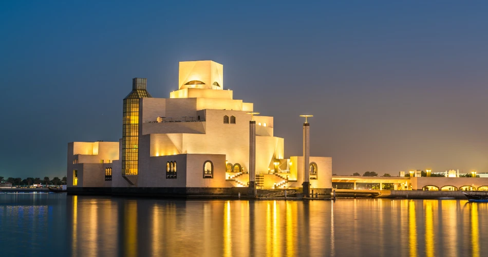 Sunset Walks & Skyline Views: Exploring Doha Corniche