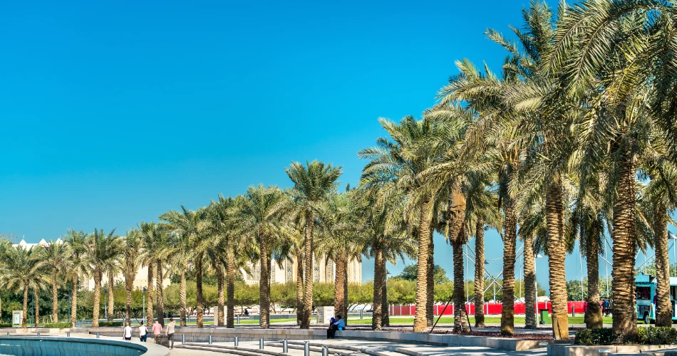 Sunset Walks & Skyline Views: Exploring Doha Corniche